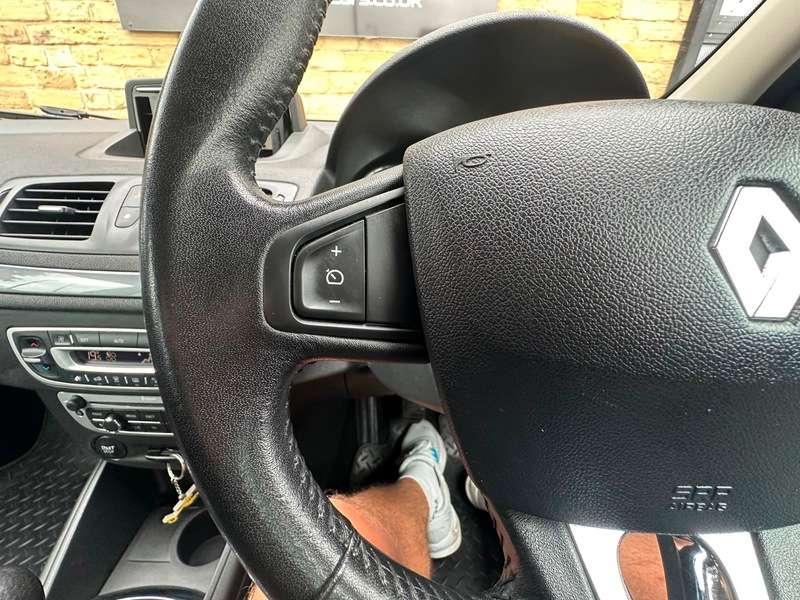 2015 RENAULT MEGANE 2015 RENAULT MEGANE