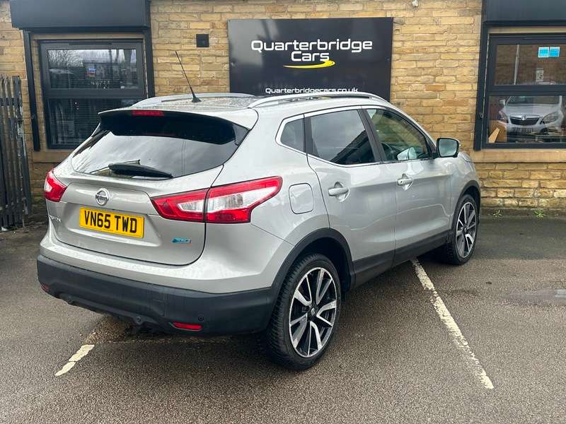 A 2015 NISSAN QASHQAI DCI TEKNA A 2015 NISSAN QASHQAI DCI TEKNA