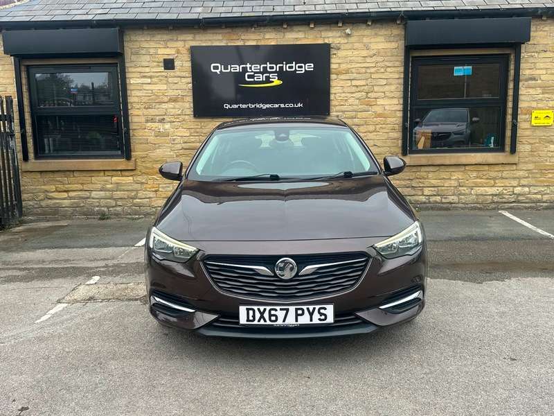 A 2017 VAUXHALL INSIGNIA GRAND SPORT DESIGN ECOTEC A 2017 VAUXHALL INSIGNIA GRAND SPORT DESIGN ECOTEC