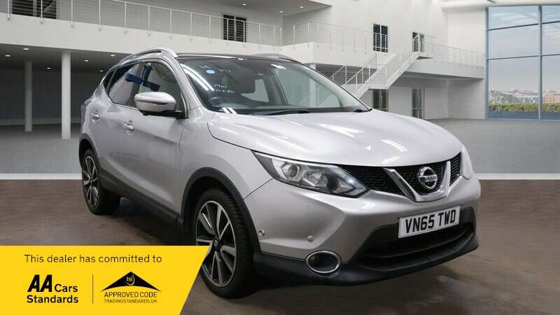 A 2015 NISSAN QASHQAI DCI TEKNA A 2015 NISSAN QASHQAI DCI TEKNA