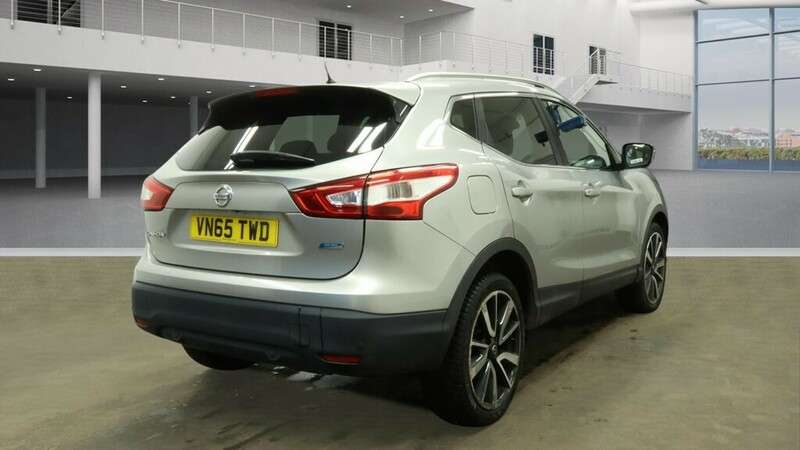 A 2015 NISSAN QASHQAI DCI TEKNA A 2015 NISSAN QASHQAI DCI TEKNA