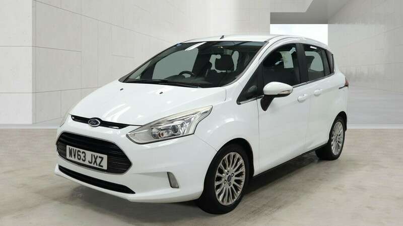 A 2013 FORD B-MAX TITANIUM A 2013 FORD B-MAX TITANIUM