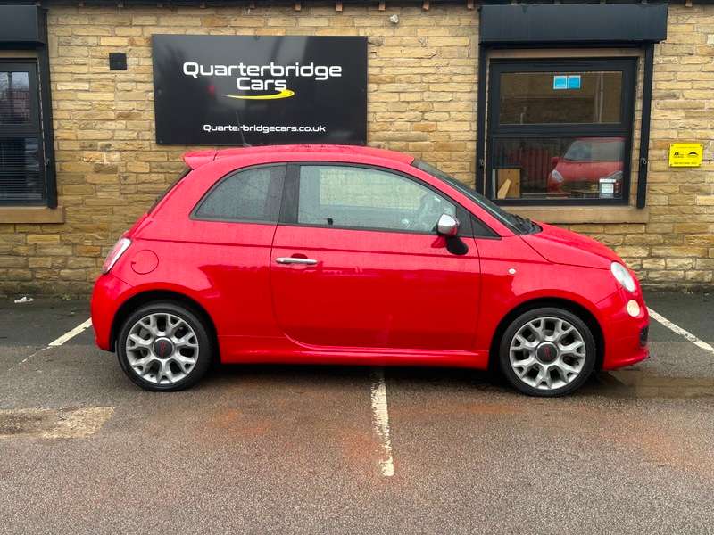 A 2014 FIAT 500 TWINAIR S A 2014 FIAT 500 TWINAIR S