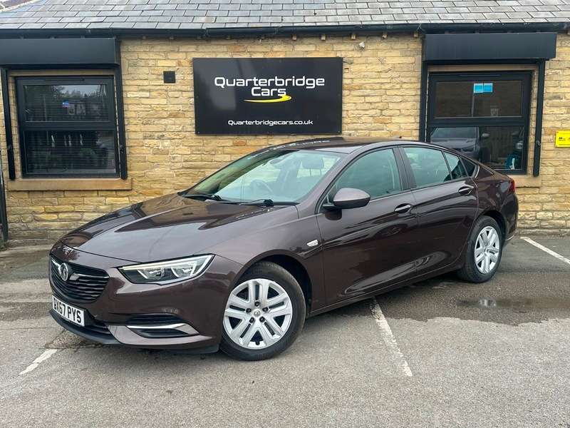 A 2017 VAUXHALL INSIGNIA GRAND SPORT DESIGN ECOTEC A 2017 VAUXHALL INSIGNIA GRAND SPORT DESIGN ECOTEC