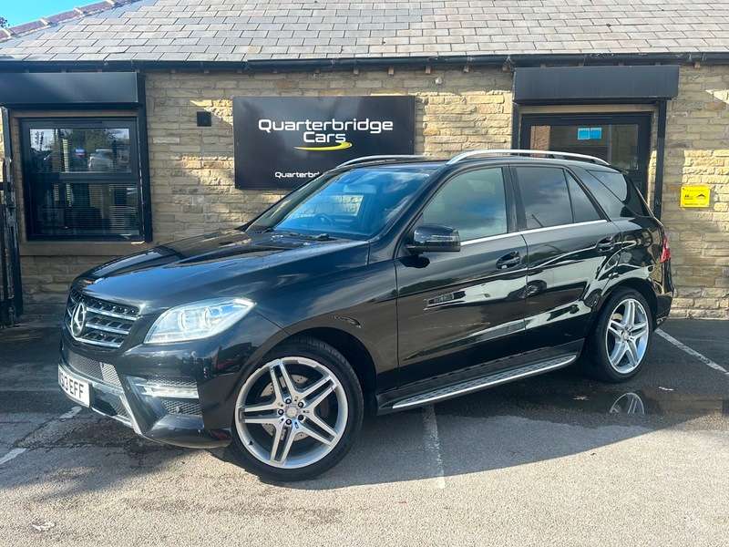A 2013 MERCEDES M CLASS ML250 BLUETEC AMG SPORT A 2013 MERCEDES M CLASS ML250 BLUETEC AMG SPORT