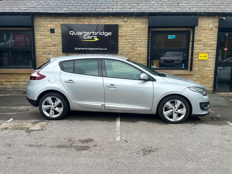 A 2015 RENAULT MEGANE DYNAMIQUE TOMTOM ENERGY DCI S/S A 2015 RENAULT MEGANE DYNAMIQUE TOMTOM ENERGY DCI S/S