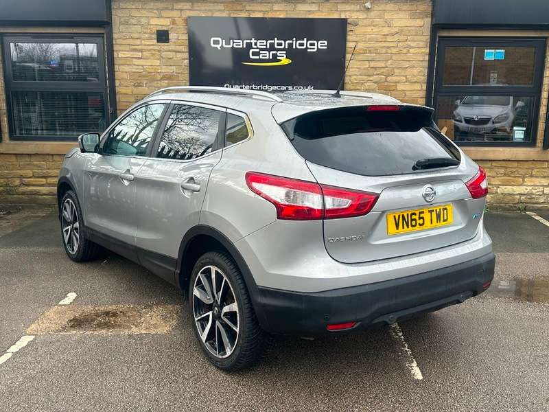 A 2015 NISSAN QASHQAI DCI TEKNA A 2015 NISSAN QASHQAI DCI TEKNA