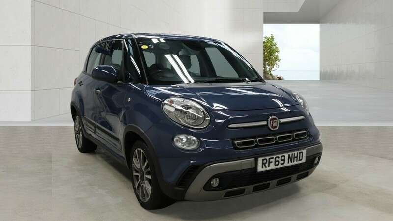 A 2020 FIAT 500L CROSS A 2020 FIAT 500L CROSS