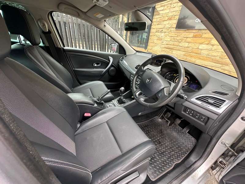 2015 RENAULT MEGANE 2015 RENAULT MEGANE