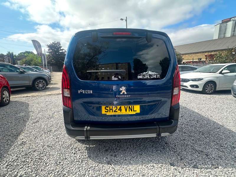 A 2024 PEUGEOT RIFTER CAMPERVAN HDI ALLURE A 2024 PEUGEOT RIFTER CAMPERVAN HDI ALLURE