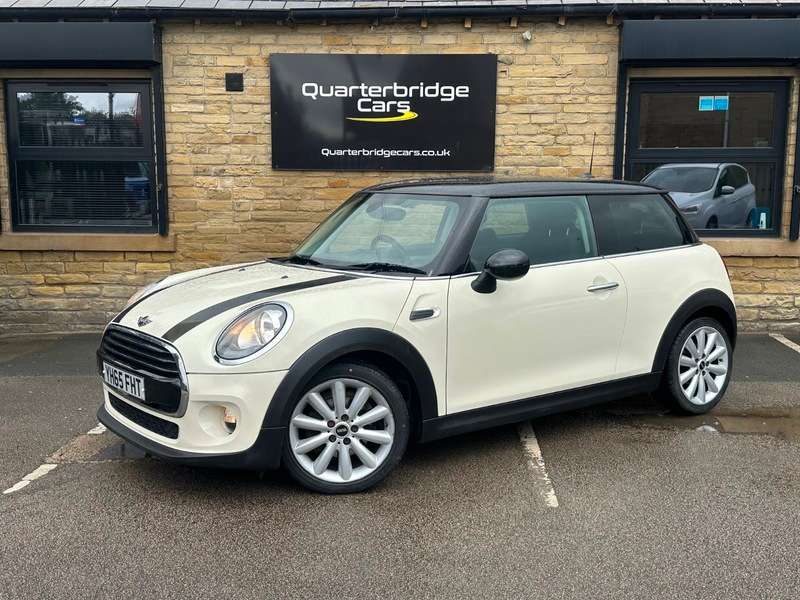 A 2015 MINI MINI COOPER A 2015 MINI MINI COOPER