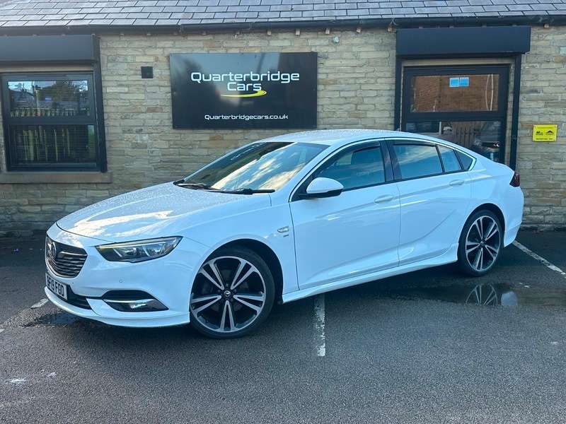A 2019 VAUXHALL INSIGNIA GRAND SPORT SRI VX-LINE NAV A 2019 VAUXHALL INSIGNIA GRAND SPORT SRI VX-LINE NAV