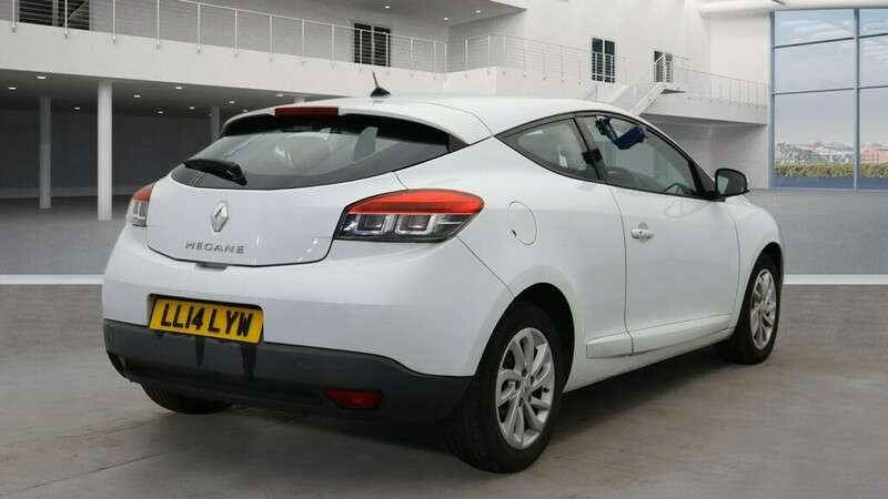 A 2014 RENAULT MEGANE DYNAMIQUE TOMTOM ENERGY DCI S/S A 2014 RENAULT MEGANE DYNAMIQUE TOMTOM ENERGY DCI S/S