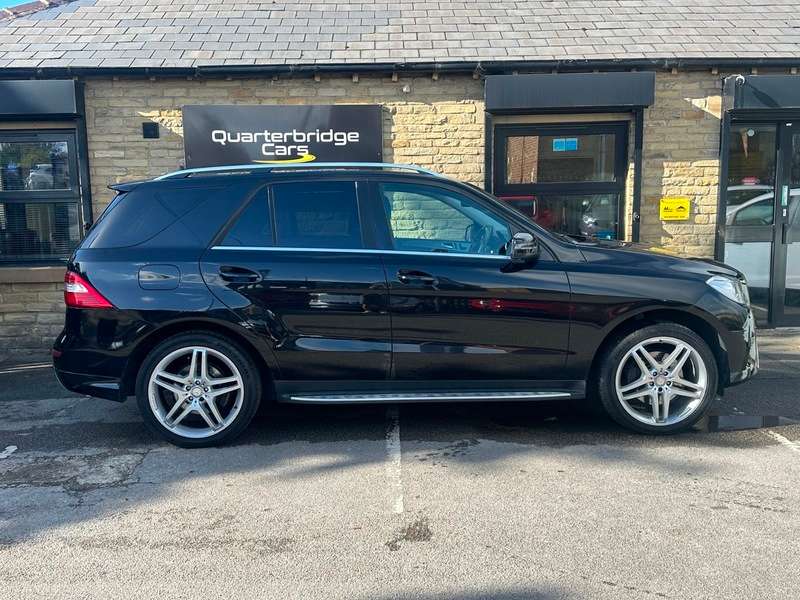 A 2013 MERCEDES M CLASS ML250 BLUETEC AMG SPORT A 2013 MERCEDES M CLASS ML250 BLUETEC AMG SPORT