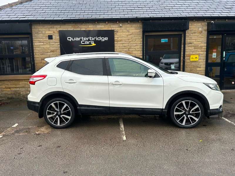 A 2014 NISSAN QASHQAI DCI TEKNA A 2014 NISSAN QASHQAI DCI TEKNA