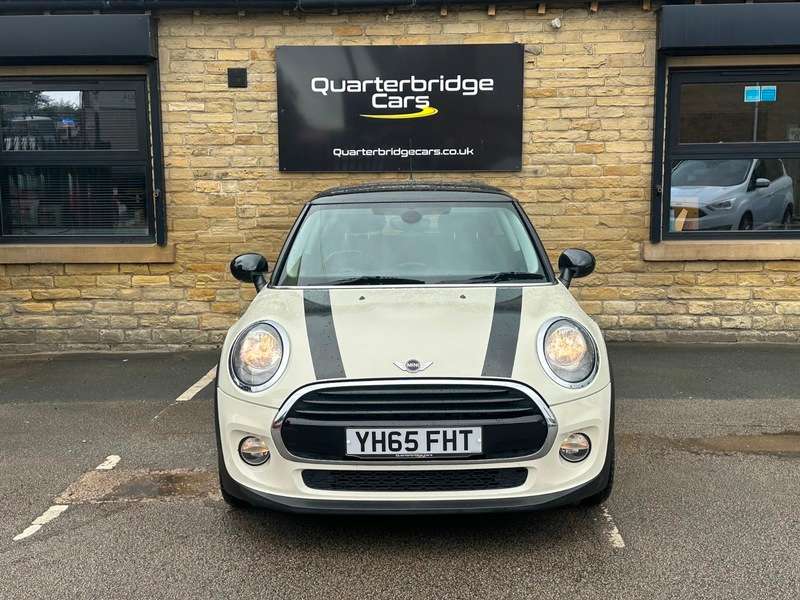 A 2015 MINI MINI COOPER A 2015 MINI MINI COOPER