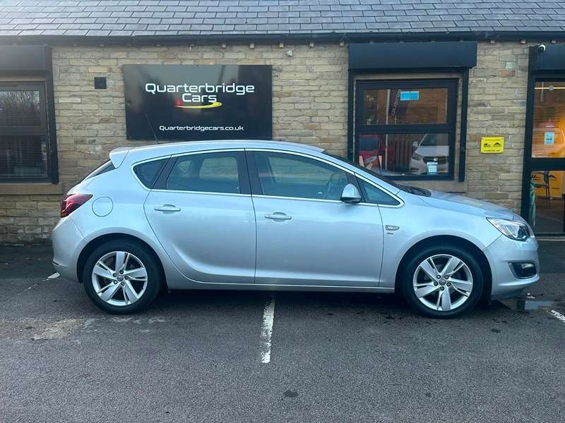 A 2015 VAUXHALL ASTRA SRI A 2015 VAUXHALL ASTRA SRI