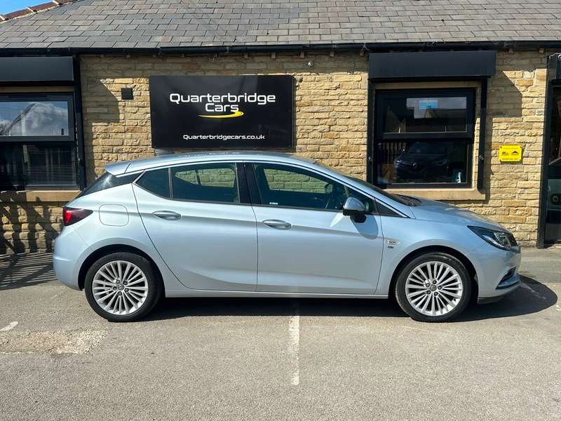 A 2016 VAUXHALL ASTRA ELITE NAV A 2016 VAUXHALL ASTRA ELITE NAV