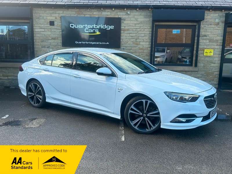 A 2019 VAUXHALL INSIGNIA GRAND SPORT SRI VX-LINE NAV A 2019 VAUXHALL INSIGNIA GRAND SPORT SRI VX-LINE NAV