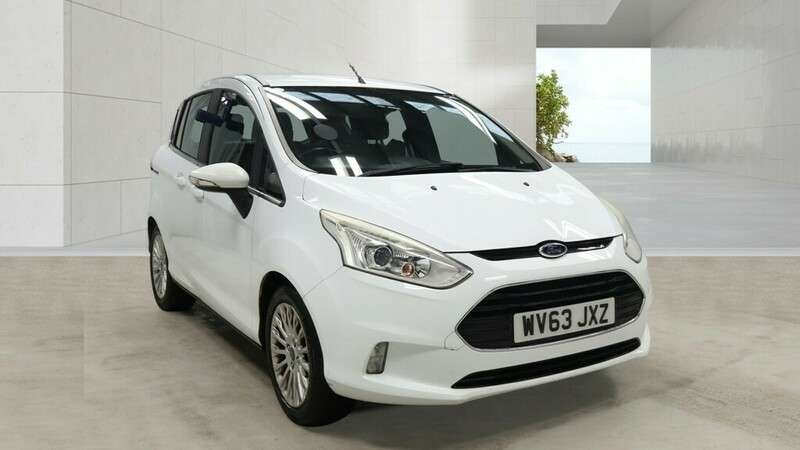 A 2013 FORD B-MAX TITANIUM A 2013 FORD B-MAX TITANIUM