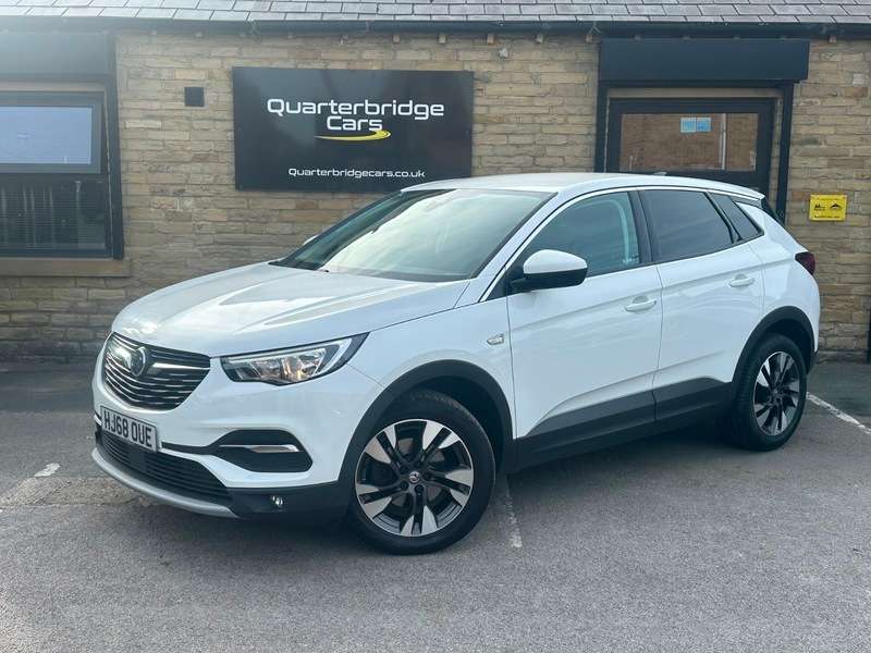 A 2018 VAUXHALL GRANDLAND X SPORT NAV S/S A 2018 VAUXHALL GRANDLAND X SPORT NAV S/S