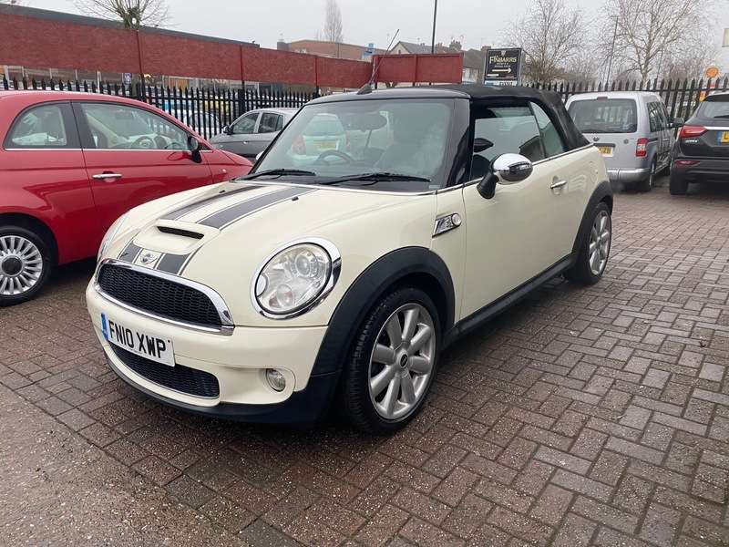 A 2010 MINI MINI COOPER S A 2010 MINI MINI COOPER S