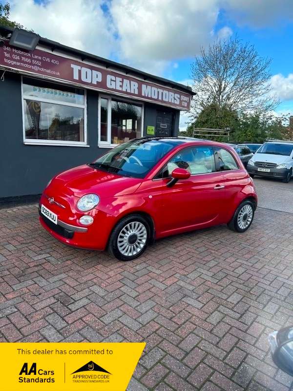 A 2014 FIAT 500 LOUNGE A 2014 FIAT 500 LOUNGE