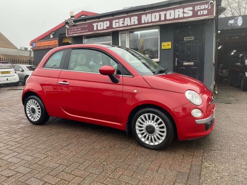A 2014 FIAT 500 LOUNGE A 2014 FIAT 500 LOUNGE