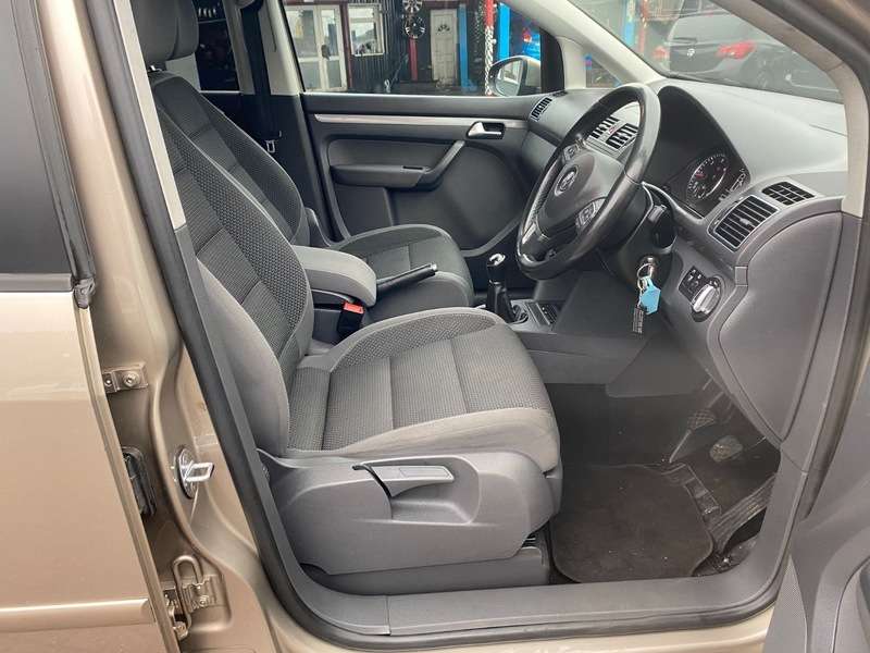 2013 VOLKSWAGEN TOURAN 2013 VOLKSWAGEN TOURAN