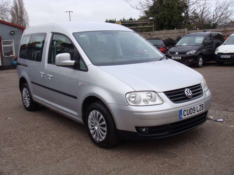 A 2009 VOLKSWAGEN CADDY C20 SWB VAN 104TDI DSG A 2009 VOLKSWAGEN CADDY C20 SWB VAN 104TDI DSG