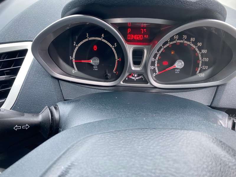 A 2011 FORD FIESTA ZETEC A 2011 FORD FIESTA ZETEC