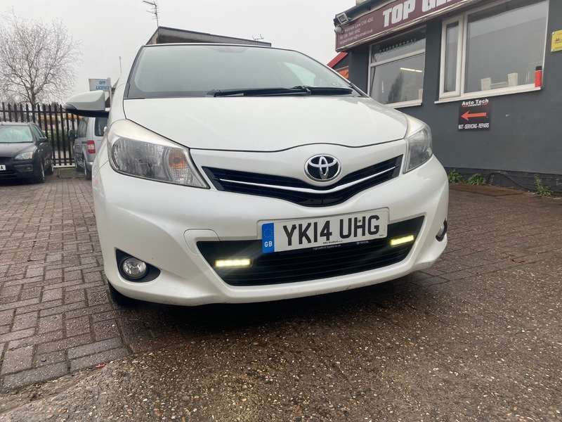 A 2014 TOYOTA YARIS VVT-I ICON PLUS A 2014 TOYOTA YARIS VVT-I ICON PLUS