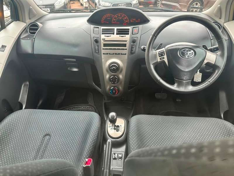 A 2010 TOYOTA YARIS VVT-I TR MM A 2010 TOYOTA YARIS VVT-I TR MM