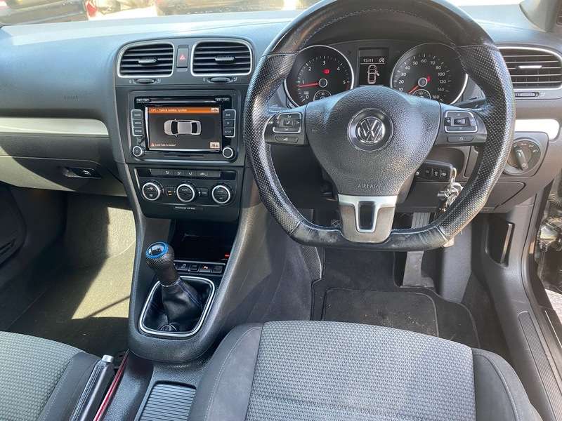 A 2014 VOLKSWAGEN GOLF SE TDI BLUEMOTION TECHNOLOGY A 2014 VOLKSWAGEN GOLF SE TDI BLUEMOTION TECHNOLOGY