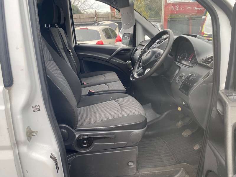 A 2014 MERCEDES VITO 113 CDI A 2014 MERCEDES VITO 113 CDI
