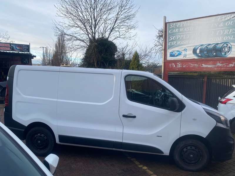 A 2015 VAUXHALL VIVARO 1.6 CDTi 2900 ecoFLEX L1 H1 Euro 5 (s/s) A 2015 VAUXHALL VIVARO 1.6 CDTi 2900 ecoFLEX L1 H1 Euro 5 (s/s)