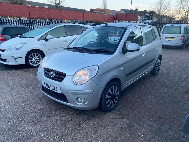 A 2011 KIA PICANTO 2 A 2011 KIA PICANTO 2