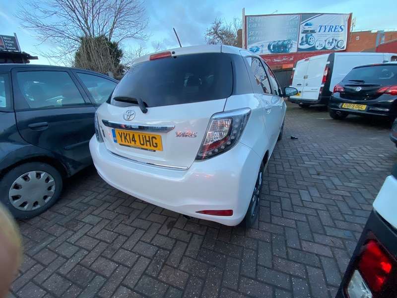 2014 TOYOTA YARIS 2014 TOYOTA YARIS