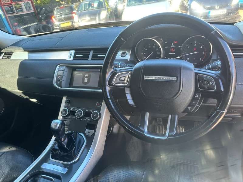A 2017 LAND ROVER RANGE ROVER EVOQUE ED4 SE TECH A 2017 LAND ROVER RANGE ROVER EVOQUE ED4 SE TECH