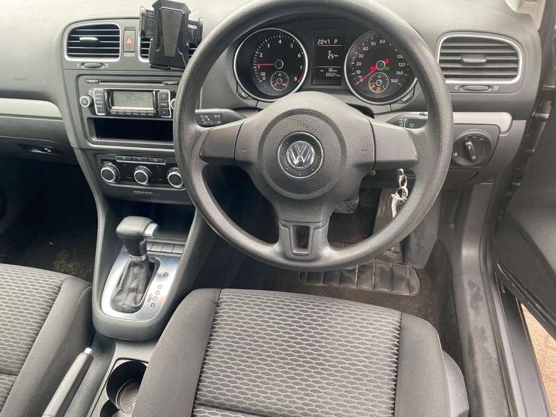 A 2009 VOLKSWAGEN GOLF S TSI A 2009 VOLKSWAGEN GOLF S TSI