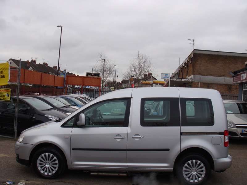 A 2009 VOLKSWAGEN CADDY C20 SWB VAN 104TDI DSG A 2009 VOLKSWAGEN CADDY C20 SWB VAN 104TDI DSG