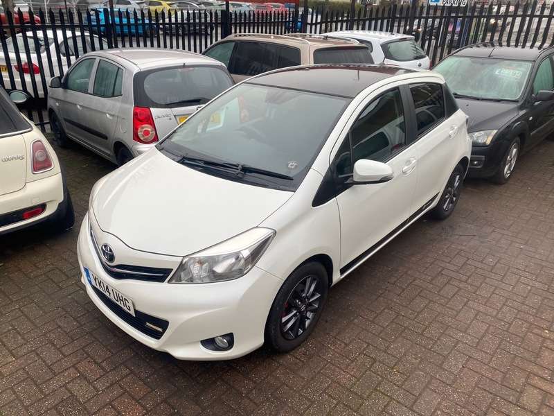 A 2014 TOYOTA YARIS VVT-I ICON PLUS A 2014 TOYOTA YARIS VVT-I ICON PLUS