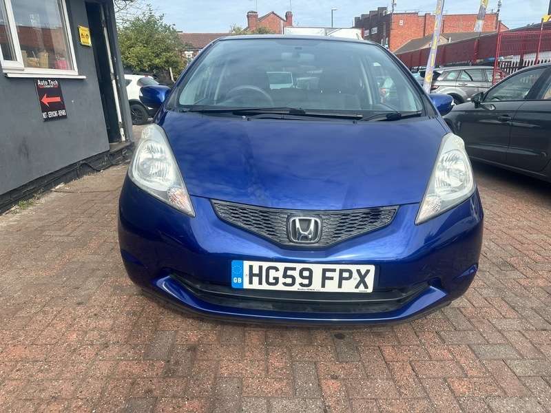 A 2009 HONDA JAZZ I-VTEC ES I-SHIFT A 2009 HONDA JAZZ I-VTEC ES I-SHIFT