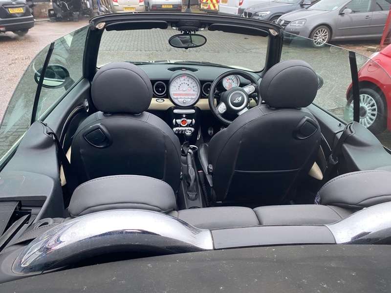 A 2010 MINI MINI COOPER S A 2010 MINI MINI COOPER S