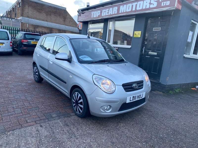 A 2011 KIA PICANTO 2 A 2011 KIA PICANTO 2