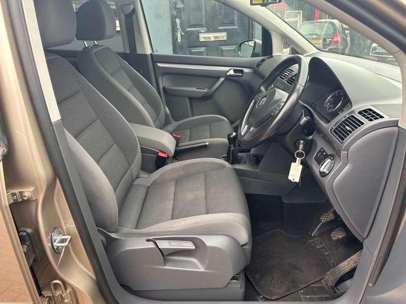 2013 VOLKSWAGEN TOURAN 2013 VOLKSWAGEN TOURAN