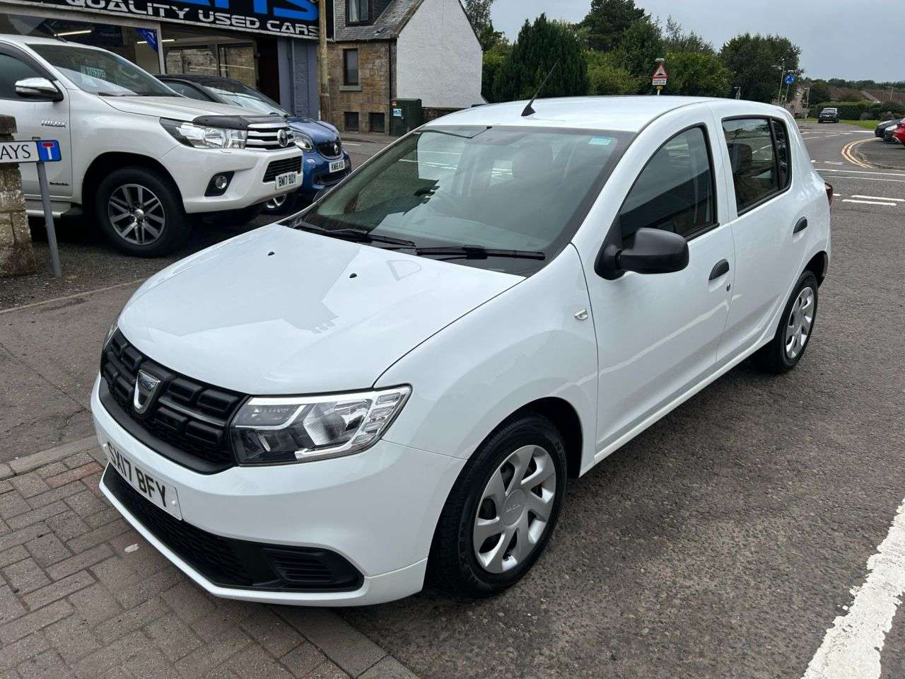 A 2017 DACIA SANDERO 1.0 SCe Ambiance Hatchback 5dr Petrol Manual Euro 6 (75 ps) A 2017 DACIA SANDERO 1.0 SCe Ambiance Hatchback 5dr Petrol Manual Euro 6 (75 ps)