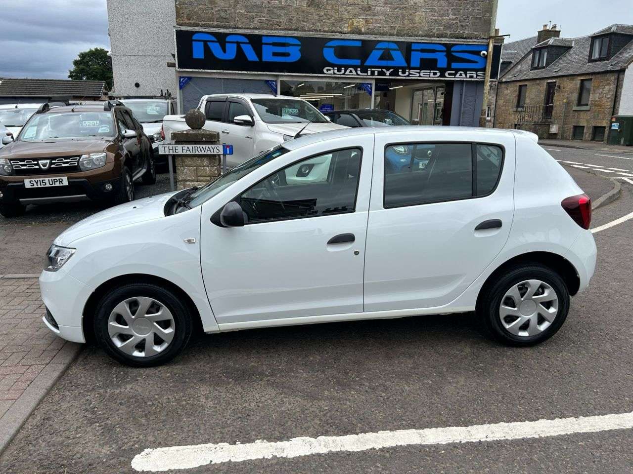 A 2017 DACIA SANDERO 1.0 SCe Ambiance Hatchback 5dr Petrol Manual Euro 6 (75 ps) A 2017 DACIA SANDERO 1.0 SCe Ambiance Hatchback 5dr Petrol Manual Euro 6 (75 ps)