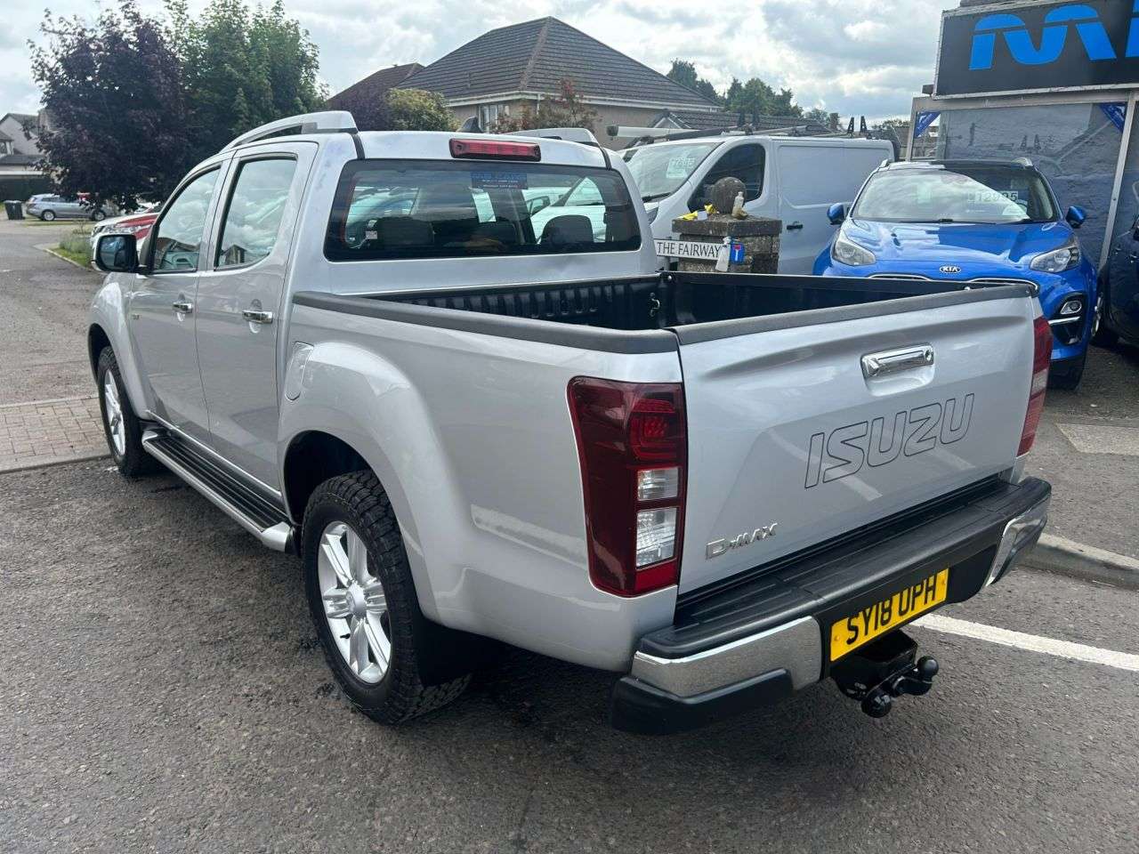 A 2018 ISUZU D-MAX 1.9 TD Utah Pickup Double Cab 4dr Diesel Manual 4WD Euro 6 (164 ps) A 2018 ISUZU D-MAX 1.9 TD Utah Pickup Double Cab 4dr Diesel Manual 4WD Euro 6 (164 ps)