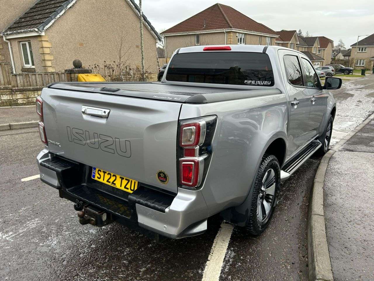 A 2022 ISUZU D-MAX 1.9 TD DL40 Pickup Double Cab 4dr Diesel Manual 4WD Euro 6 (s/s) (164 ps) A 2022 ISUZU D-MAX 1.9 TD DL40 Pickup Double Cab 4dr Diesel Manual 4WD Euro 6 (s/s) (164 ps)